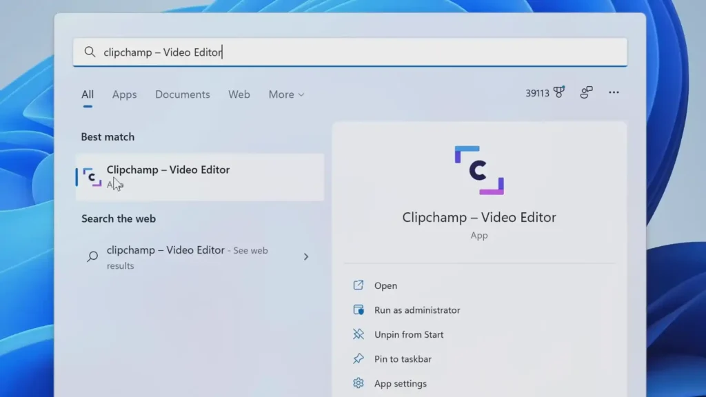 Imagen que muestra cómo localizar y abrir la Microsoft Store en un equipo con Windows. Ideal para usuarios que desean descargar aplicaciones, juegos o herramientas desde la tienda oficial de Microsoft.